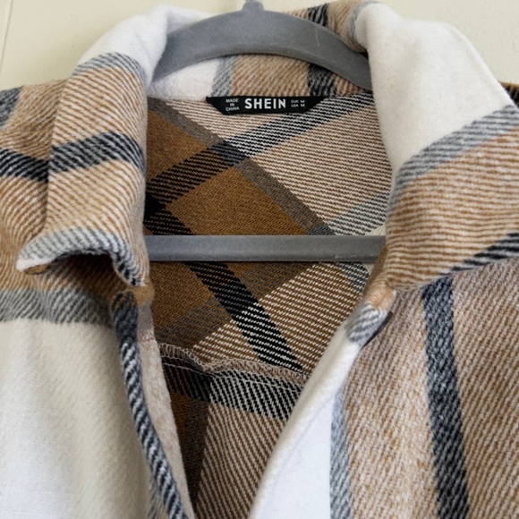 Shacket - Picture 2 of 2